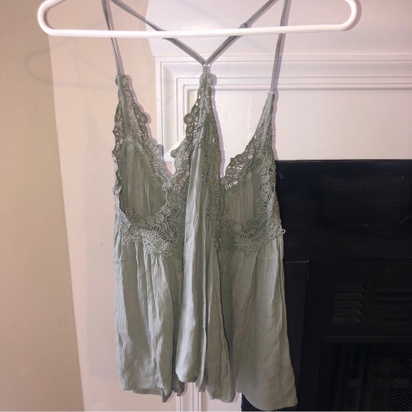 Green flowy top - Picture 3 of 4